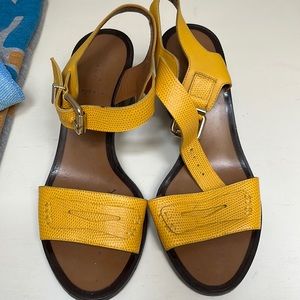 Excellent condition Fendi mustard heels